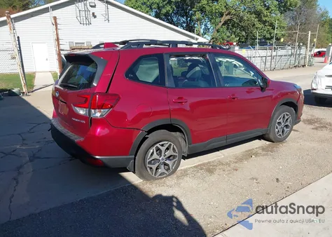 2023 Subaru Forester Premium z USA, uszkodzony, nr VIN JF2SKAEC9PH447371